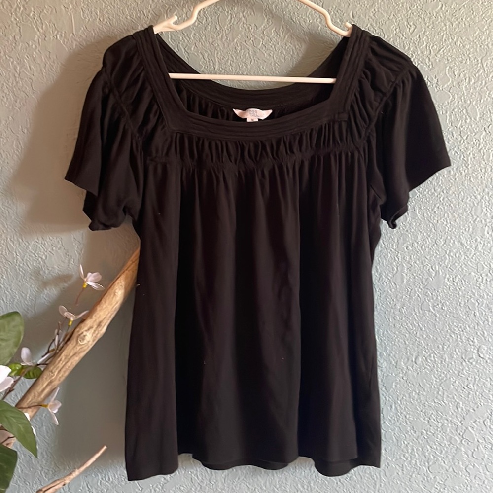Square neckline rouching detail black flowy top